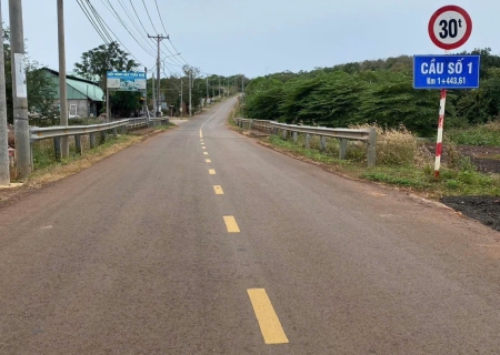 ban-dat-mat-duong-nhua-long-giao